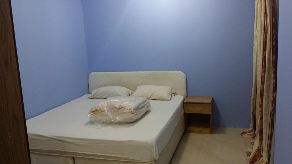 Red Tower Furnished Apartments Mahboula Camera foto