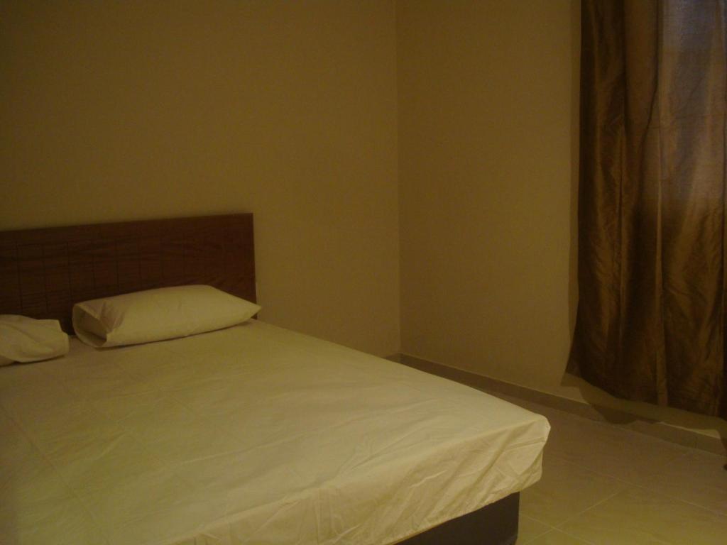 Red Tower Furnished Apartments Mahboula Esterno foto