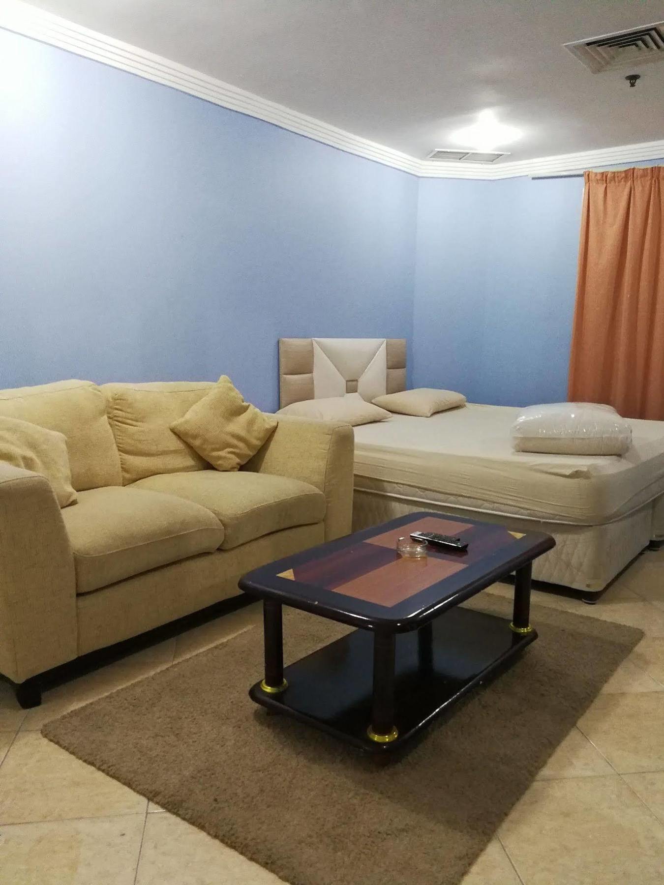 Red Tower Furnished Apartments Mahboula Esterno foto